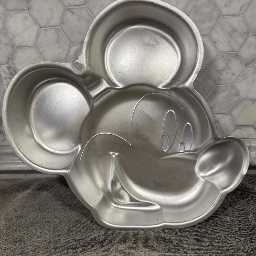 Wilton 2105-7070 Mickey Mouse Cake Pan Silver Medium Disney
